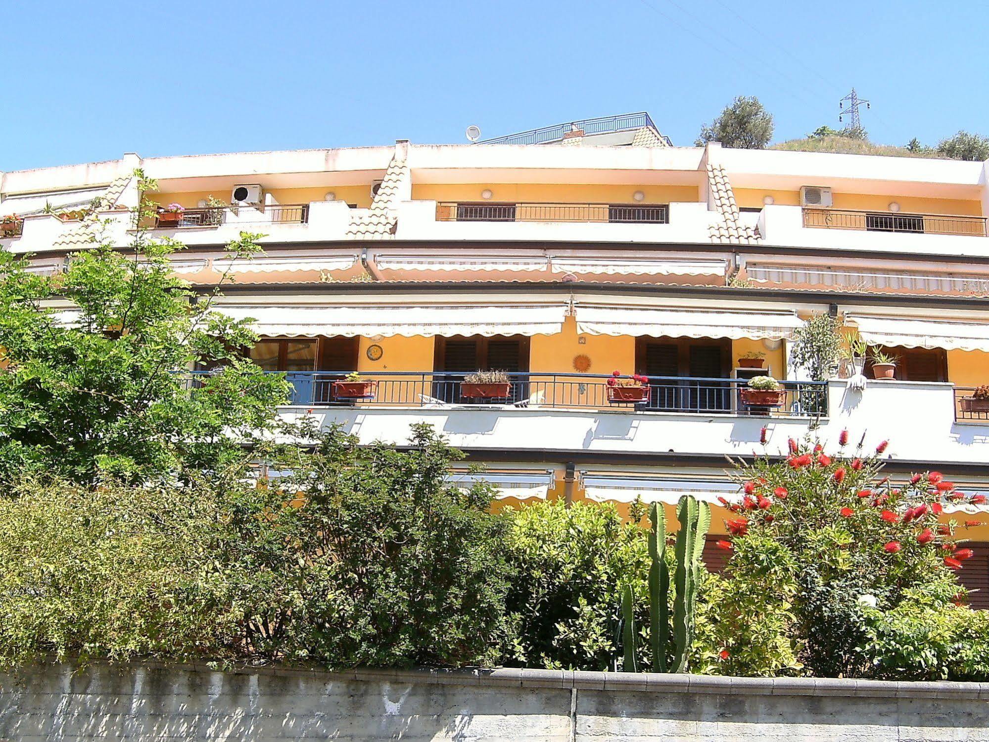 Casa Vacanza Da Rosa Letojanni Luaran gambar