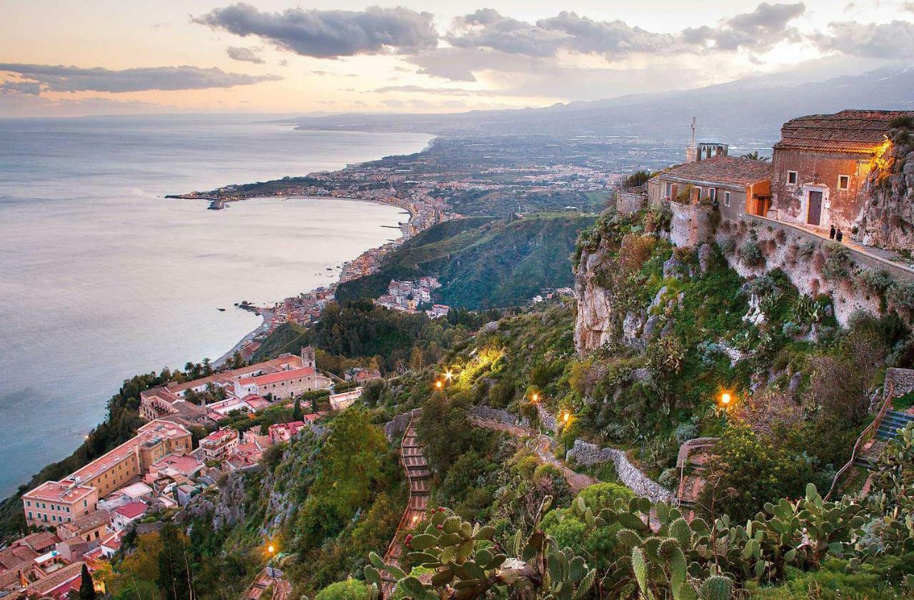 Casa Vacanza Da Rosa Letojanni Luaran gambar